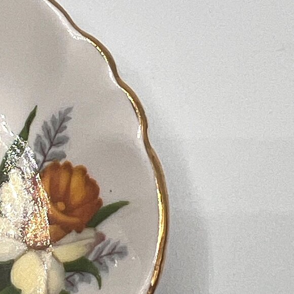 Royal Windsor England White Trinket Dish Yellow Floral Gold Rim Fine Bone China - Picture 6 of 13